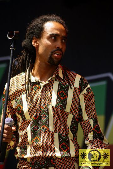 Ade Bantu (D) and The Afrobeat Academy Band 22. Summer Jam Festival - Fuehlinger See, Koeln - Green Stage 08. Juli 2007 (12).JPG